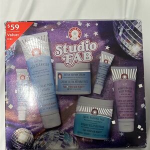 First Aid Beauty Studio Fab Set